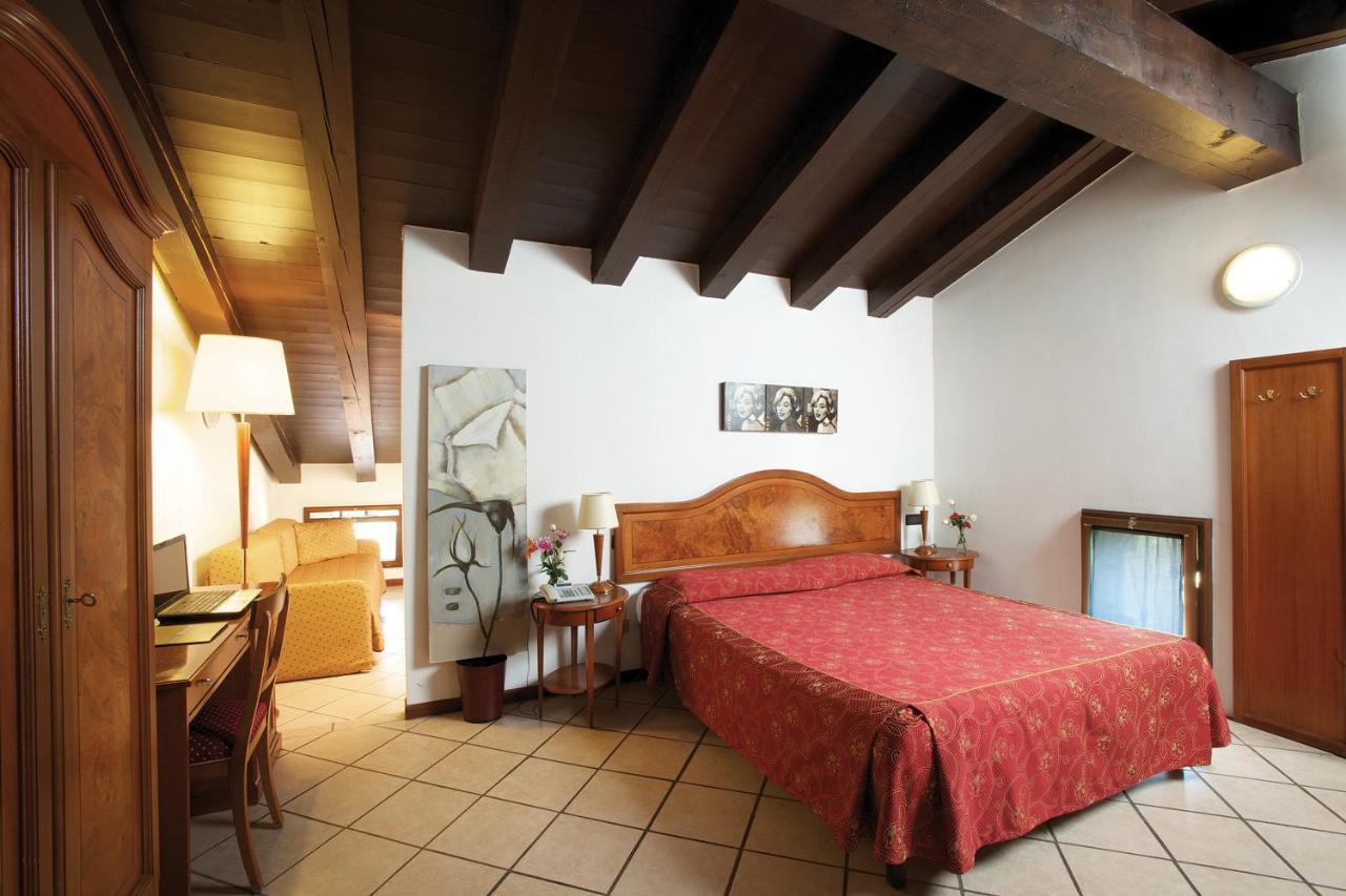 Bes Hotel Bergamo La Muratella Cologno al Serio Exterior foto