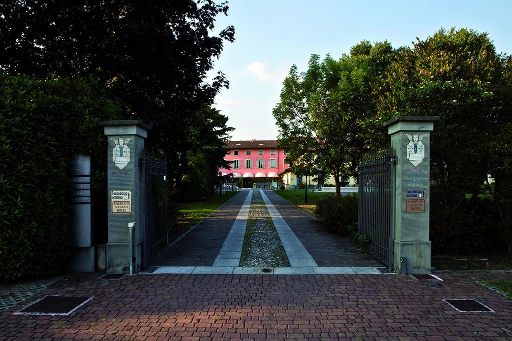 Bes Hotel Bergamo La Muratella Cologno al Serio Exterior foto