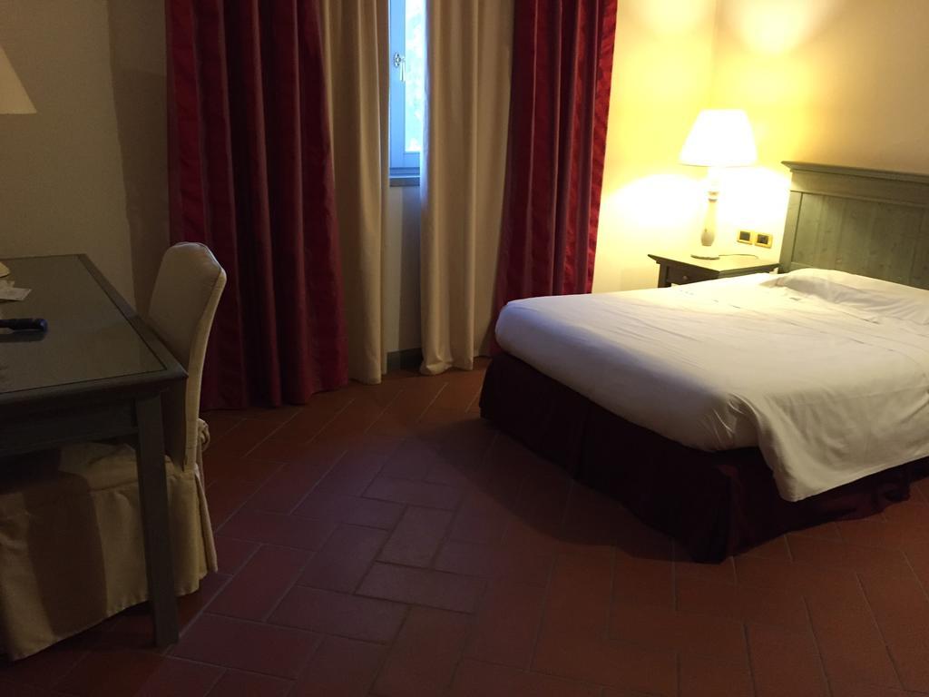 Bes Hotel Bergamo La Muratella Cologno al Serio Exterior foto