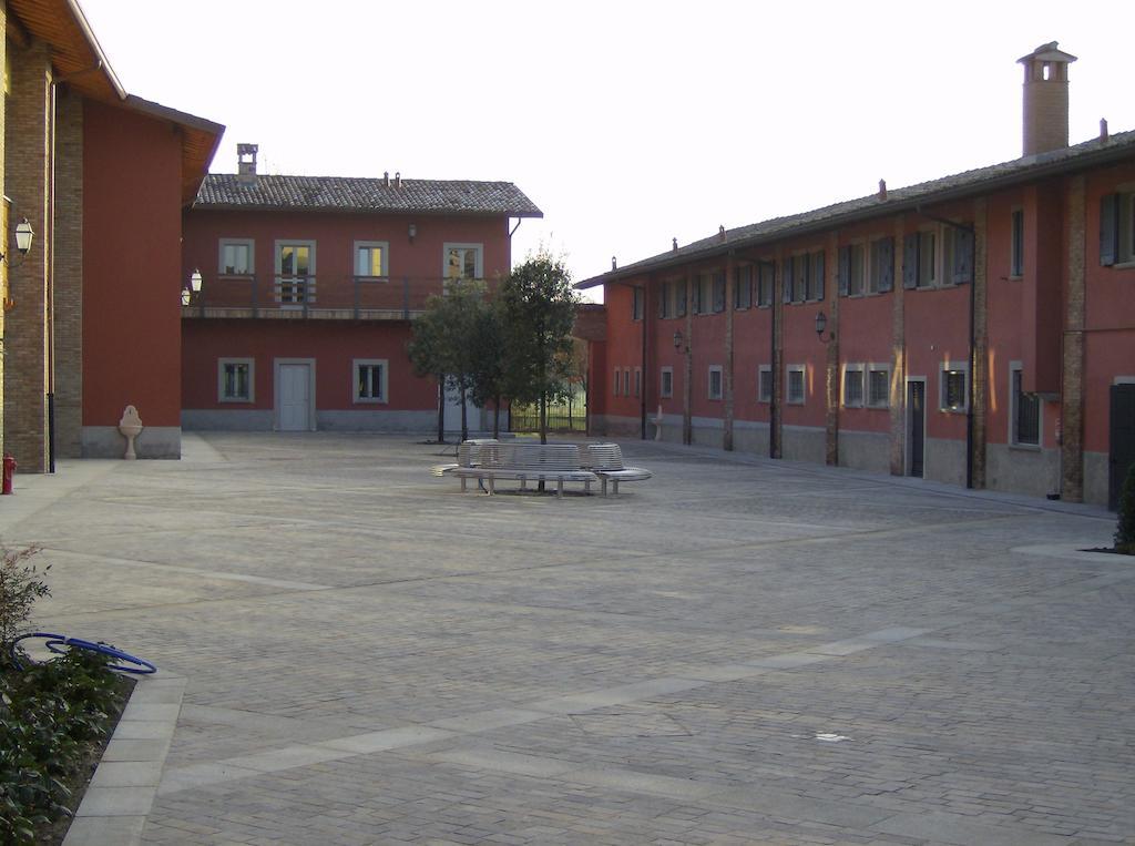 Bes Hotel Bergamo La Muratella Cologno al Serio Exterior foto