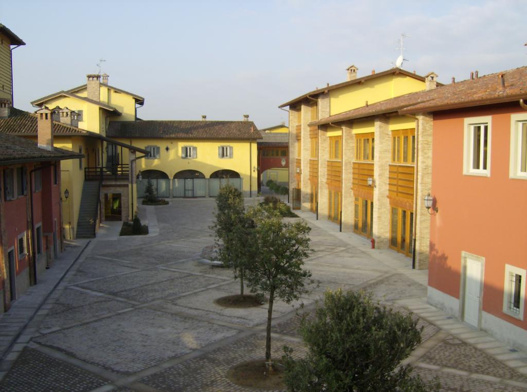 Bes Hotel Bergamo La Muratella Cologno al Serio Exterior foto
