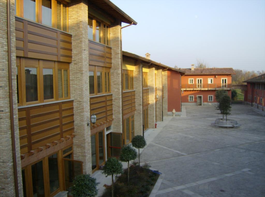 Bes Hotel Bergamo La Muratella Cologno al Serio Exterior foto