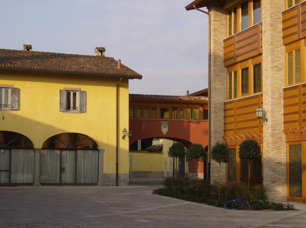 Bes Hotel Bergamo La Muratella Cologno al Serio Exterior foto