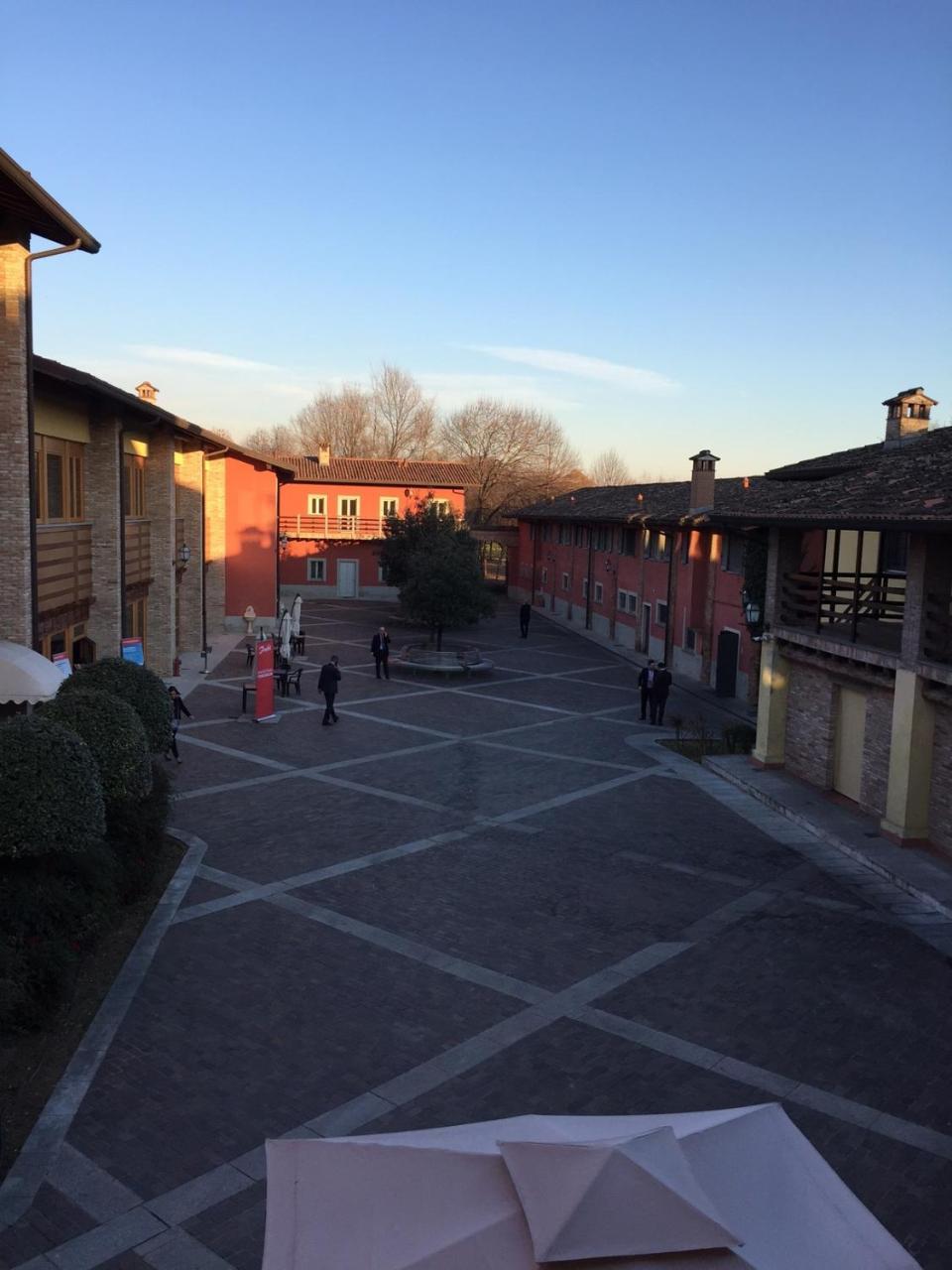 Bes Hotel Bergamo La Muratella Cologno al Serio Exterior foto
